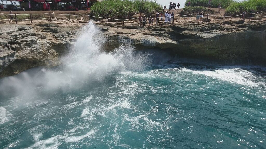 バリ島レンボンガン島